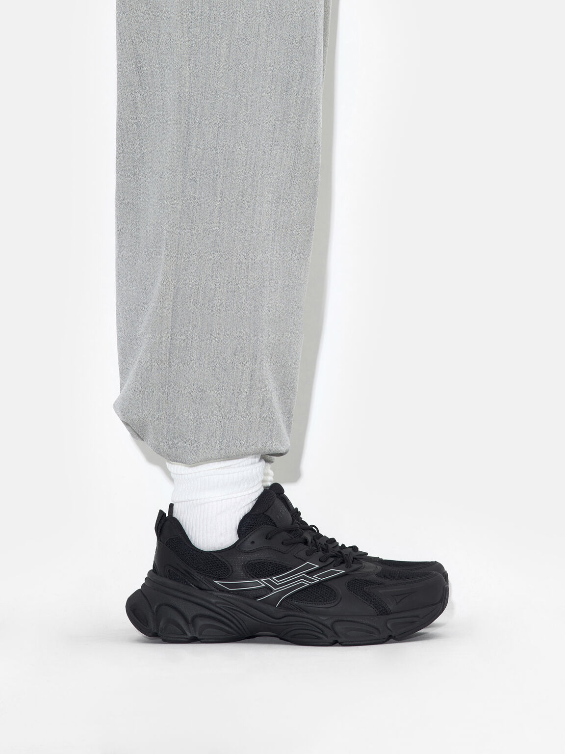 Novo Cyclone Sneakers, , hi-res