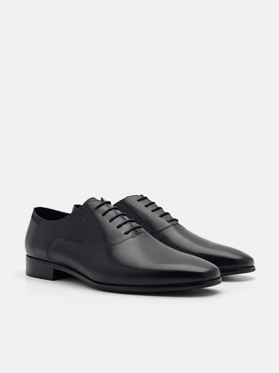 Sepatu Oxford Kulit Mengilap, 
