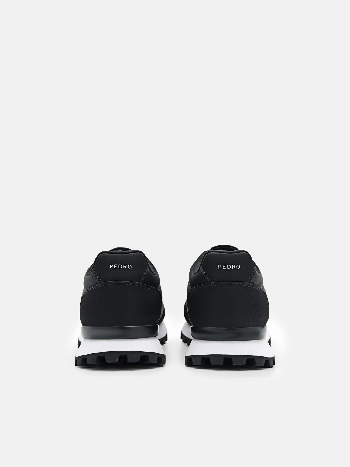 Sepatu Track Nilon, 