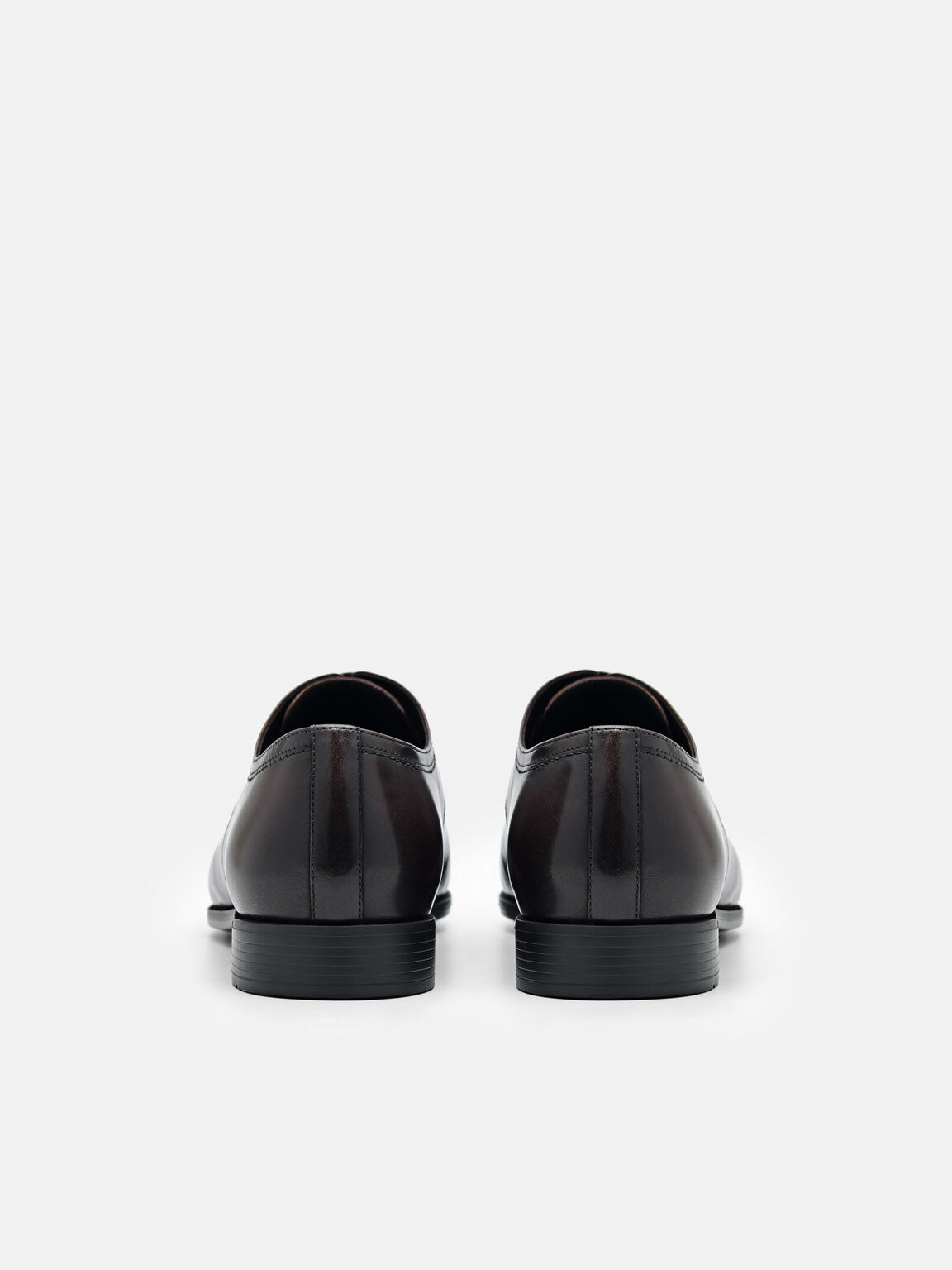 Sepatu Derby Kulit Ringan Altitude, 