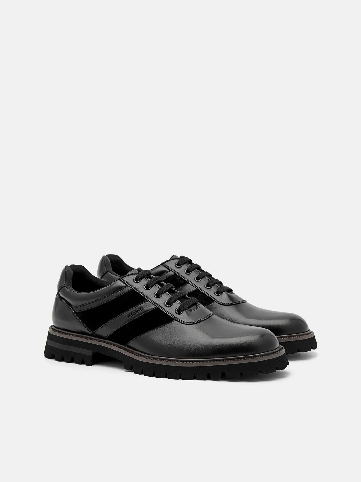 Sepatu Oxford Kulit Striker, 