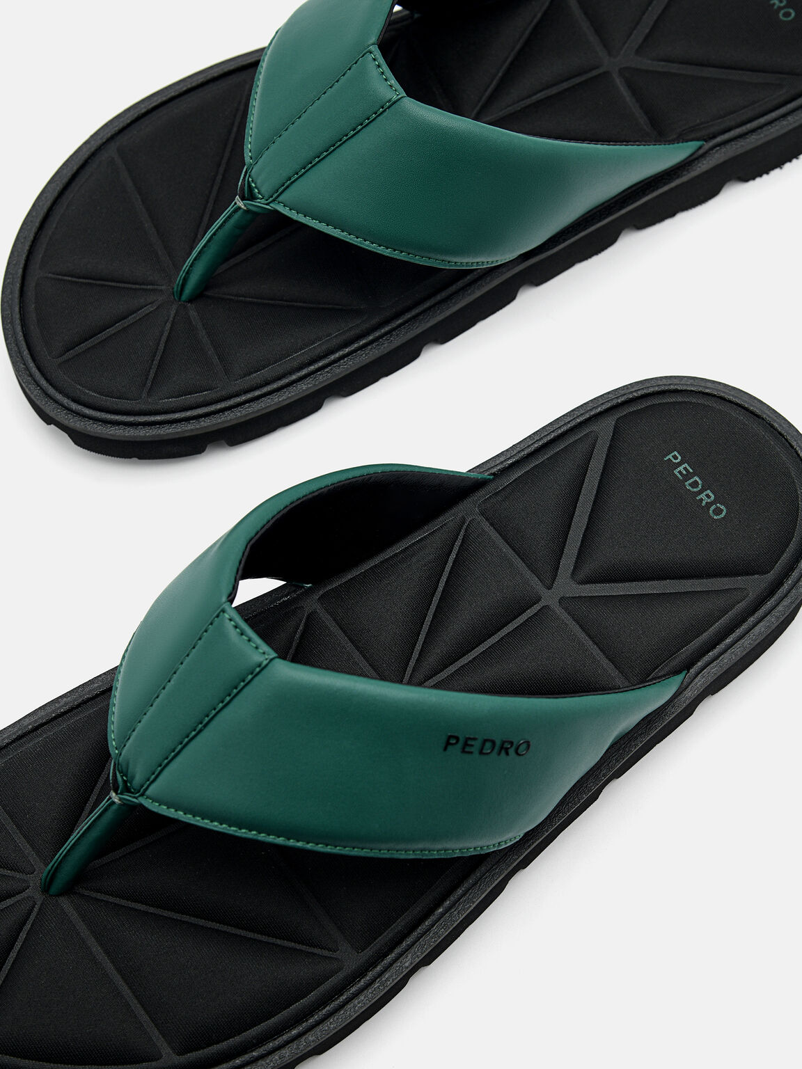 Sandal Thong dalam Pixel, 