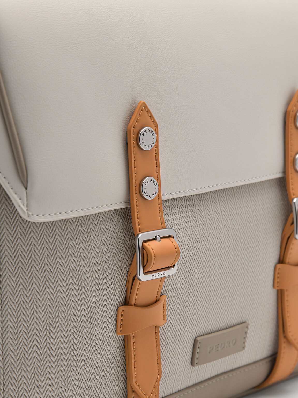 Tas Messenger Jones, 