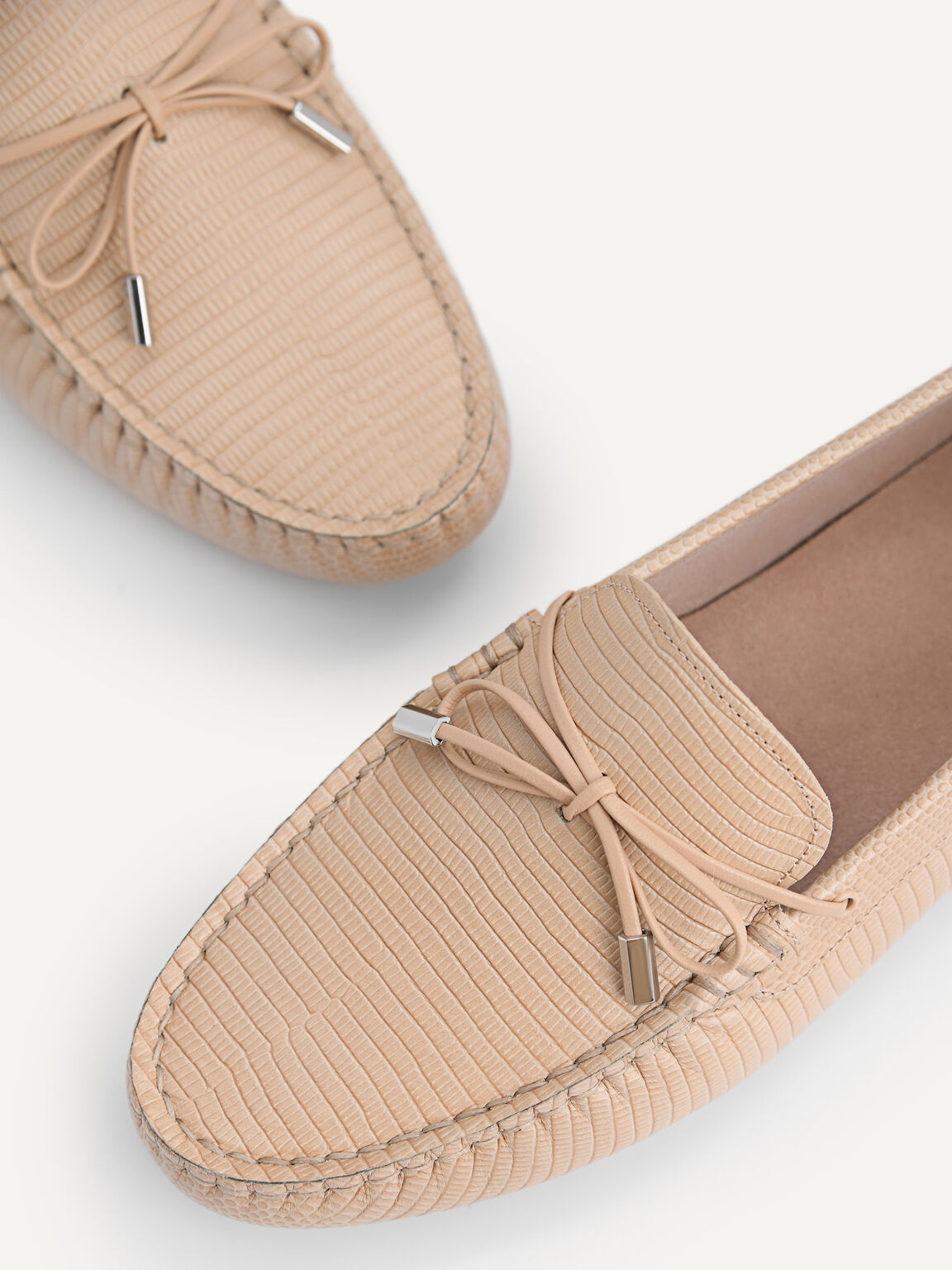 Lizard-effect Leather Bow Driving Shoes, Nude