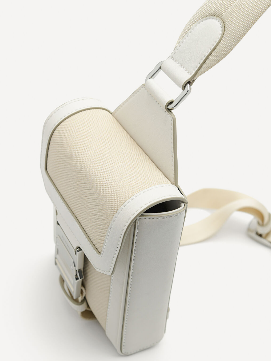 Sling Bag Track, 