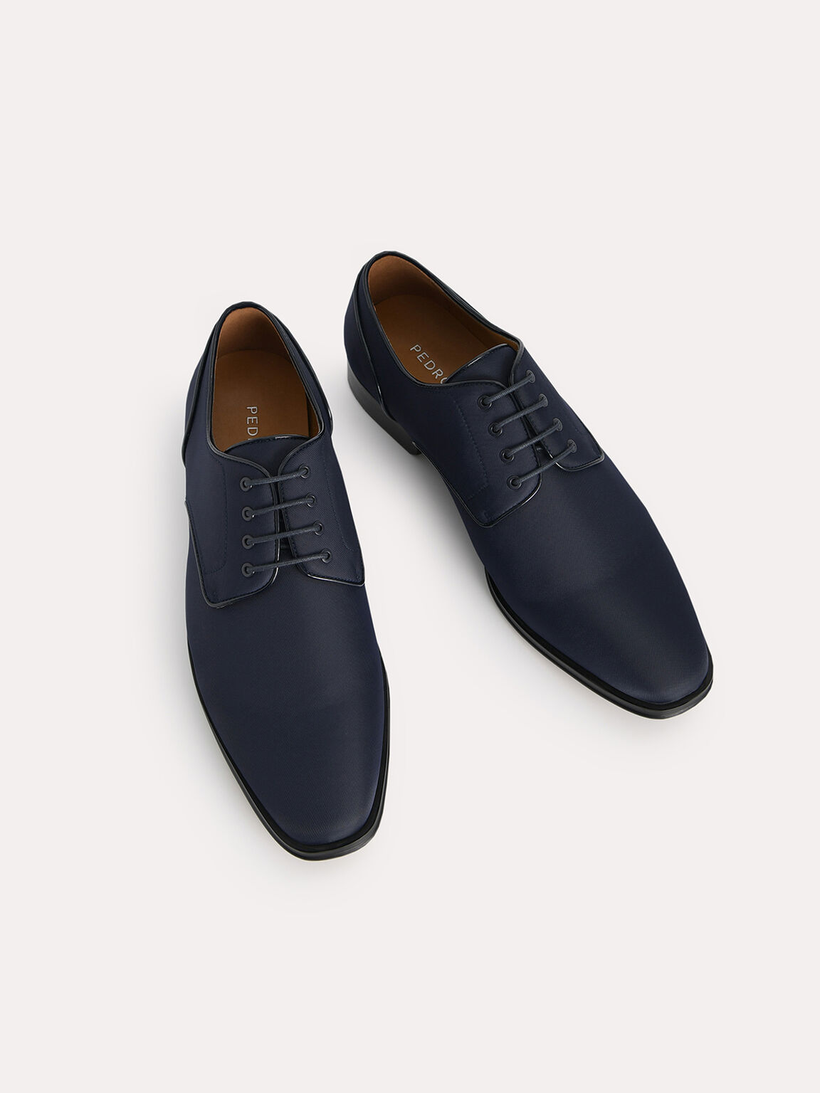 Sepatu Derby Nilon, 