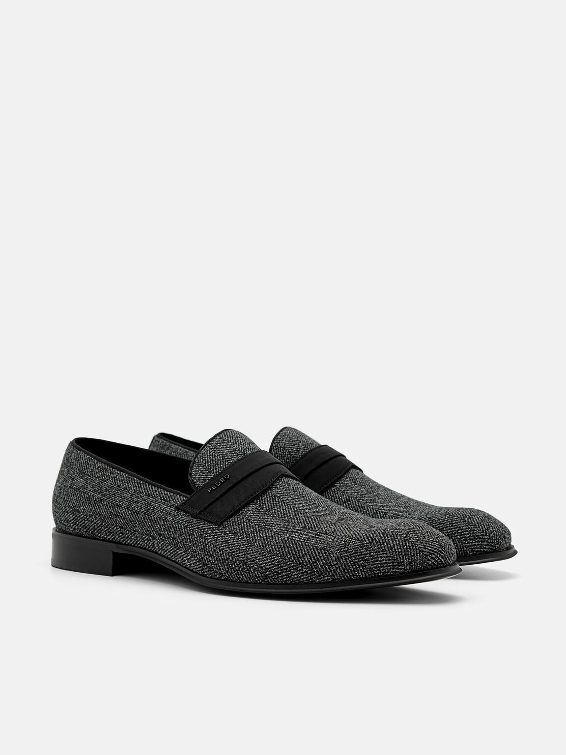 Sepatu Pantofel Kain Clive, 
