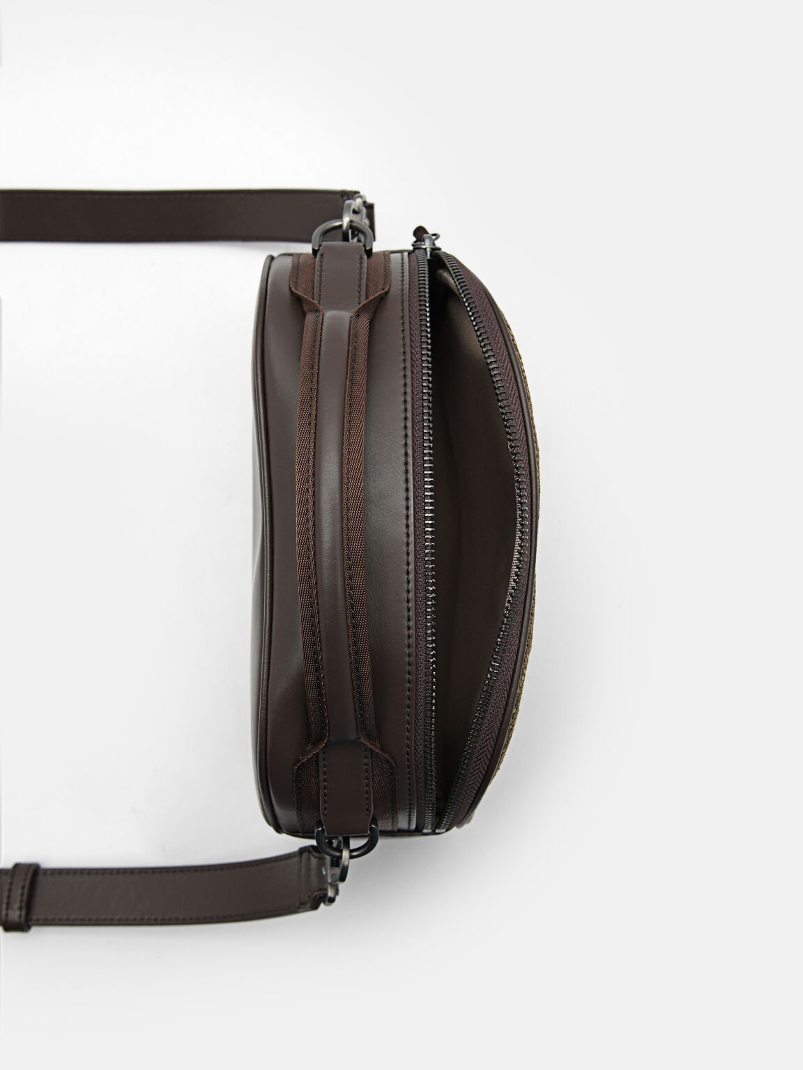 Tas Selempang Bertekstur, 