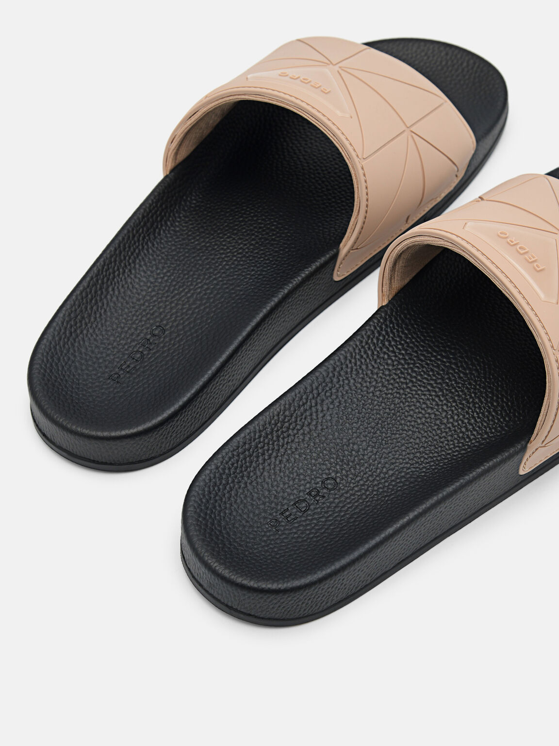Sandal Geser dalam Pixel, 