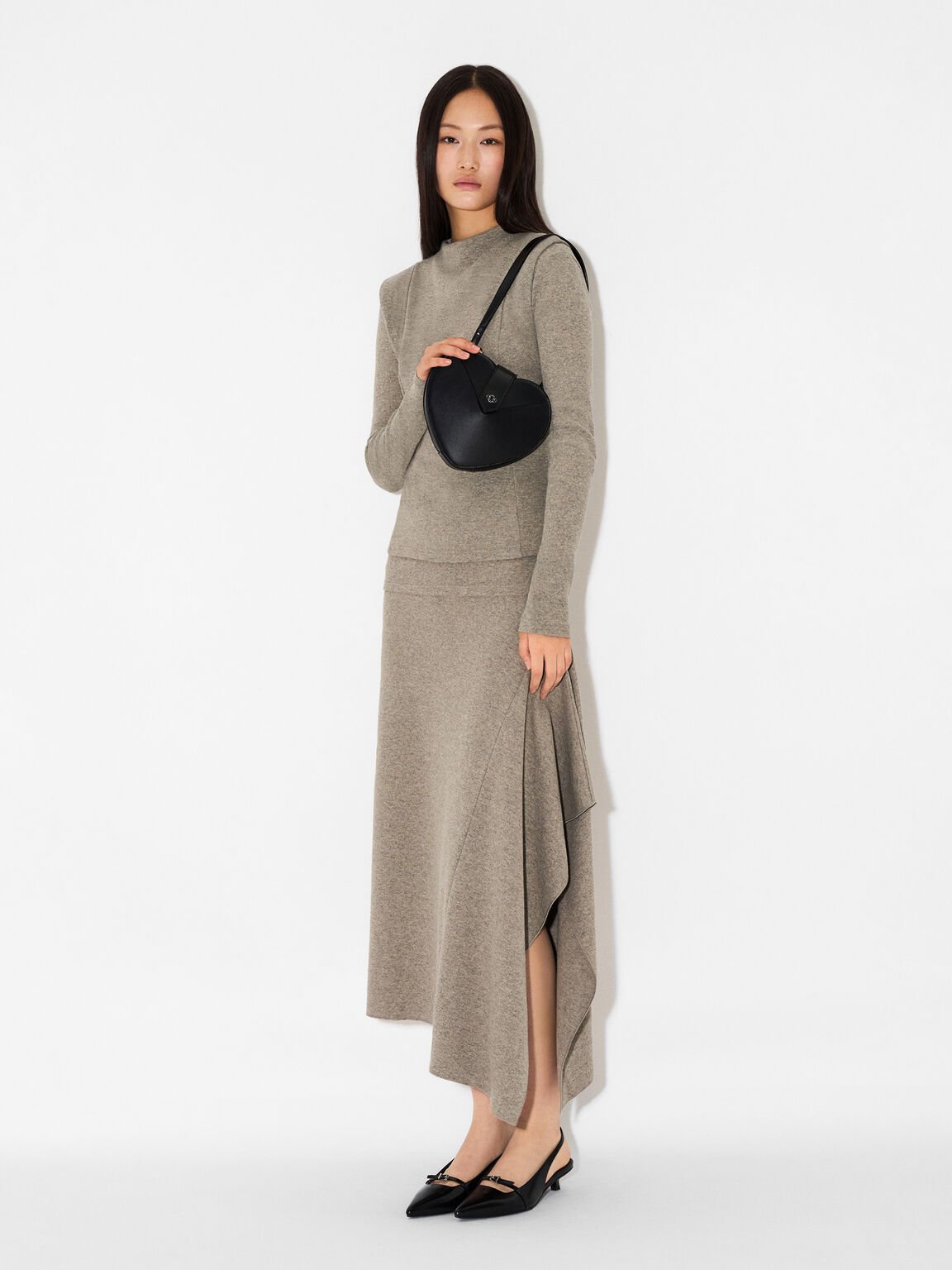 Tas Selempang Heart, , hi-res