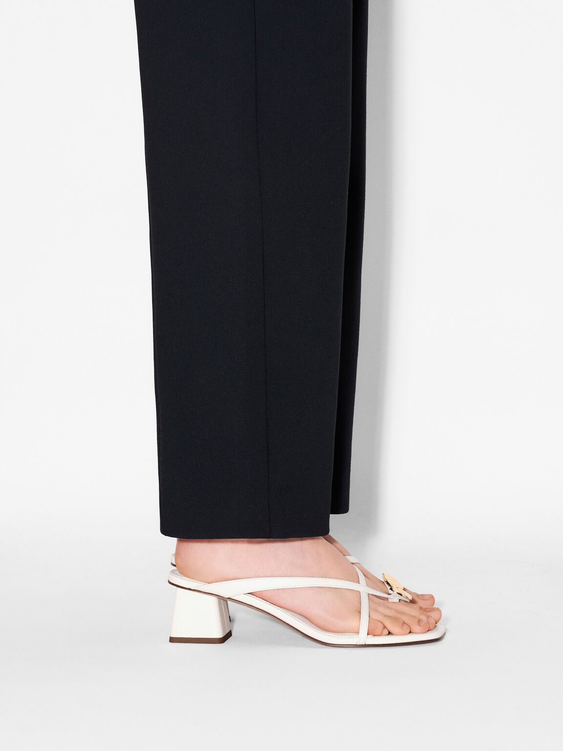 Sandal Hak Blok Kulit Alexis, 