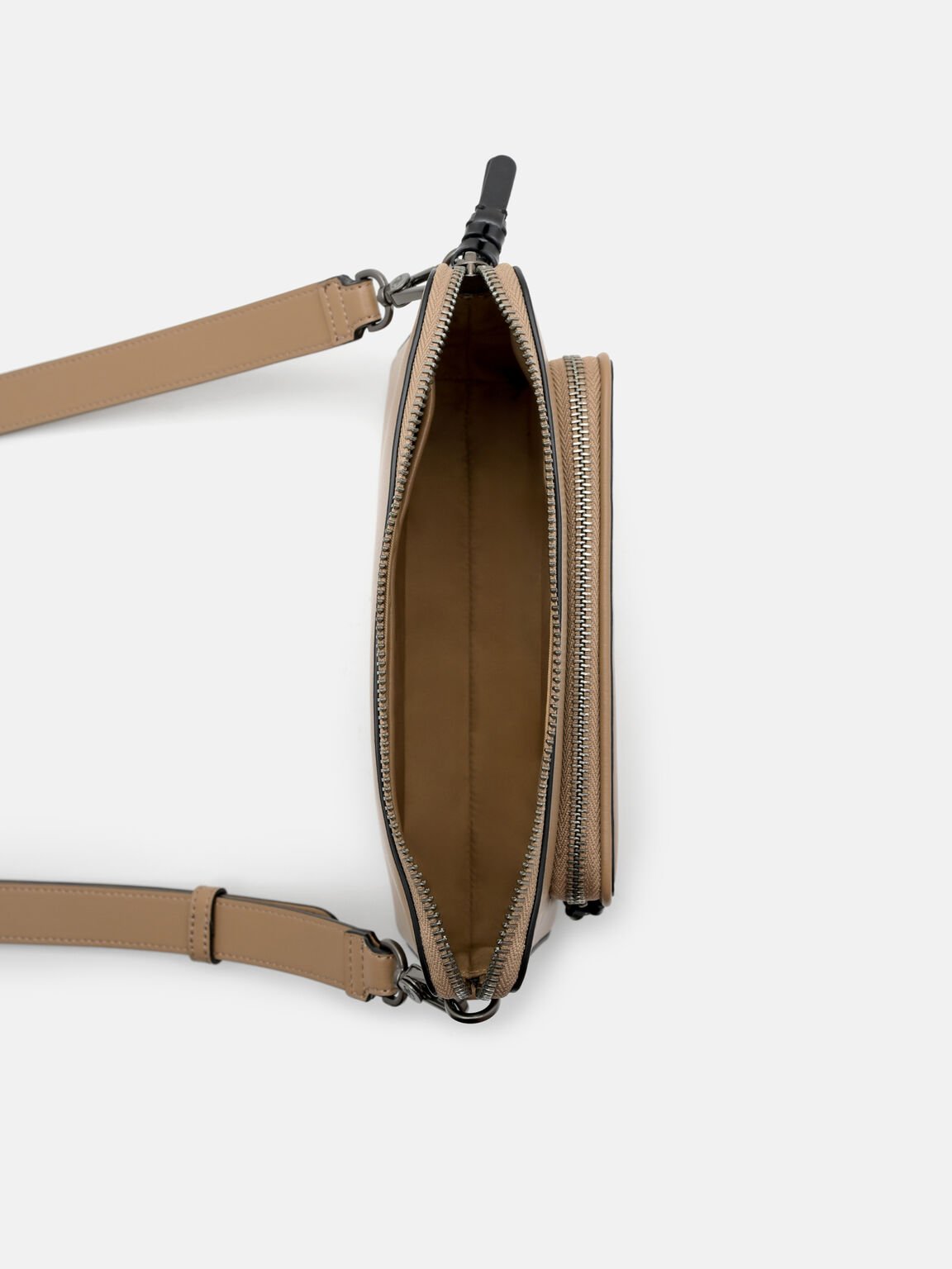 Tas Selempang Pochette, 