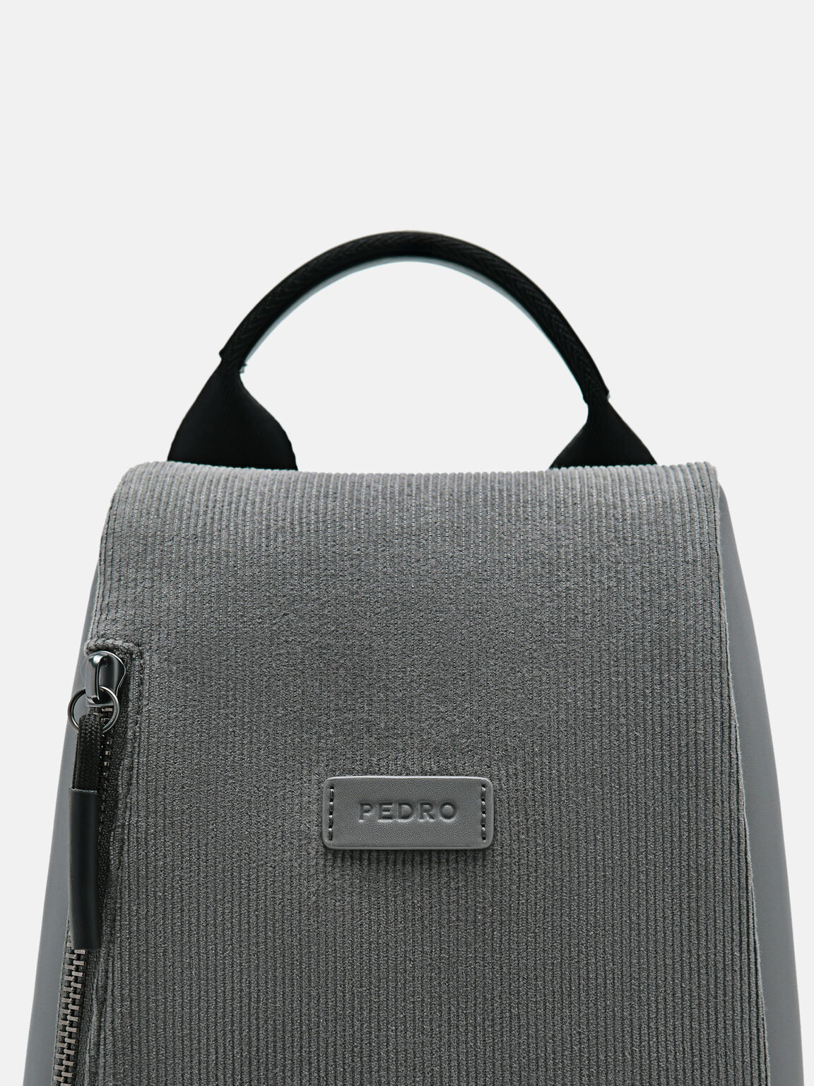 Pouch Selempang Bertekstur, 