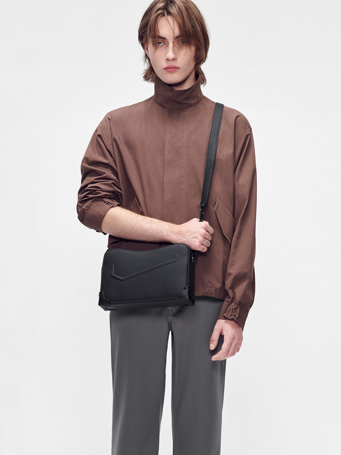 Tas Selempang Kulit Taper, 