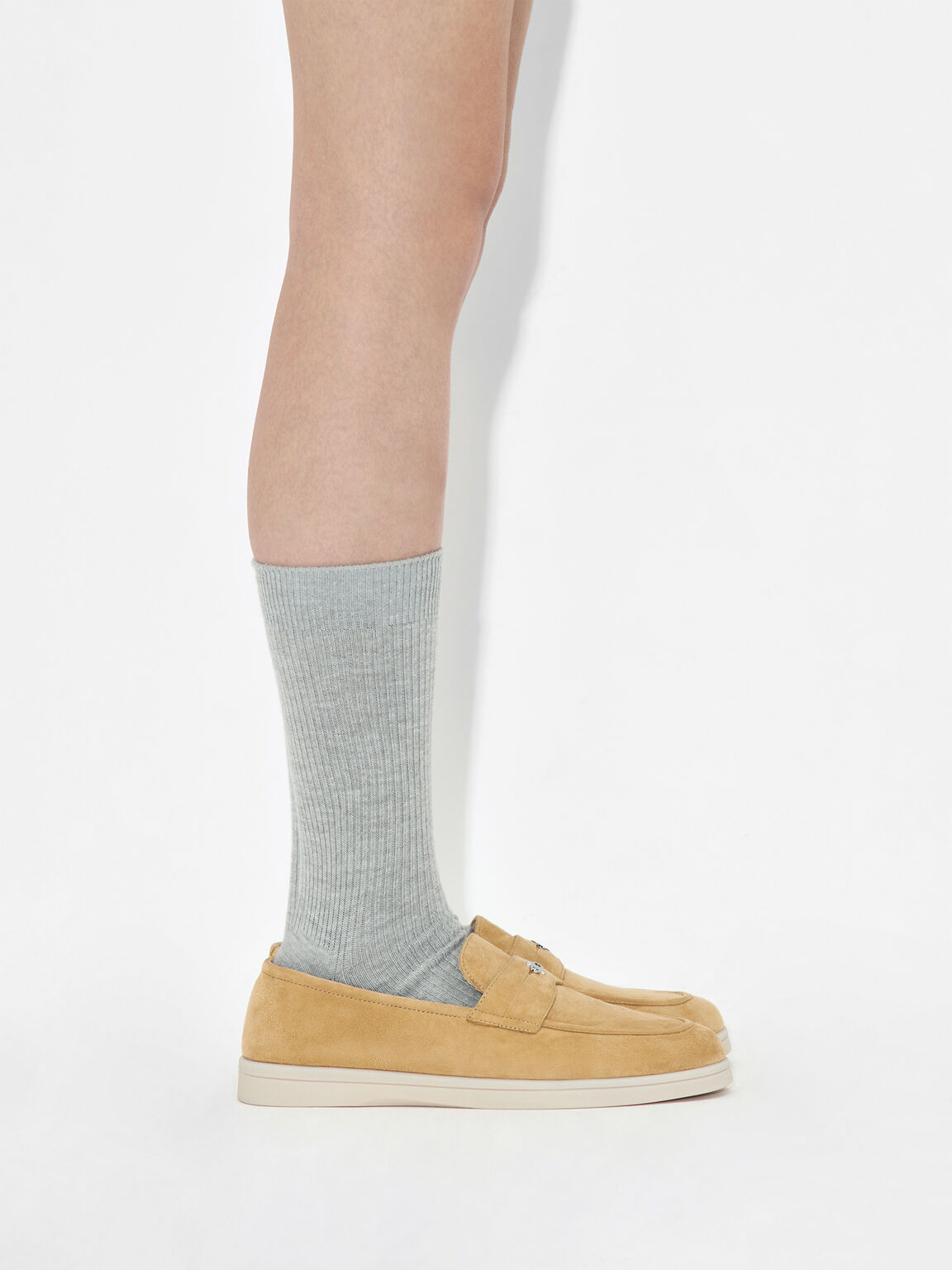 Sepatu Driving Sand Suede, 