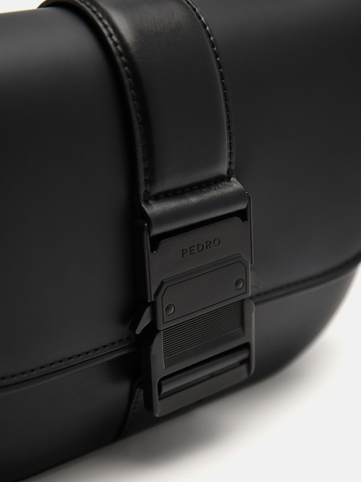 Kane Sling Bag, Black