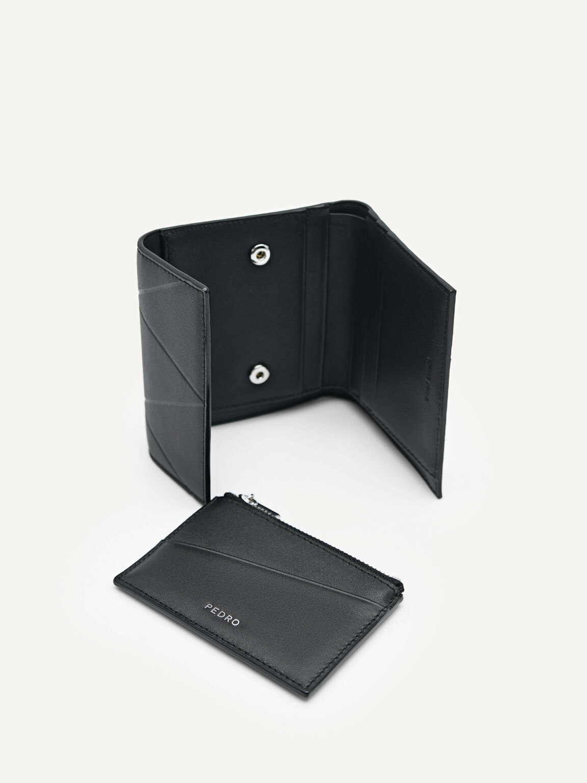 Dompet Tri-Lipat Kulit dalam Pixel, , hi-res