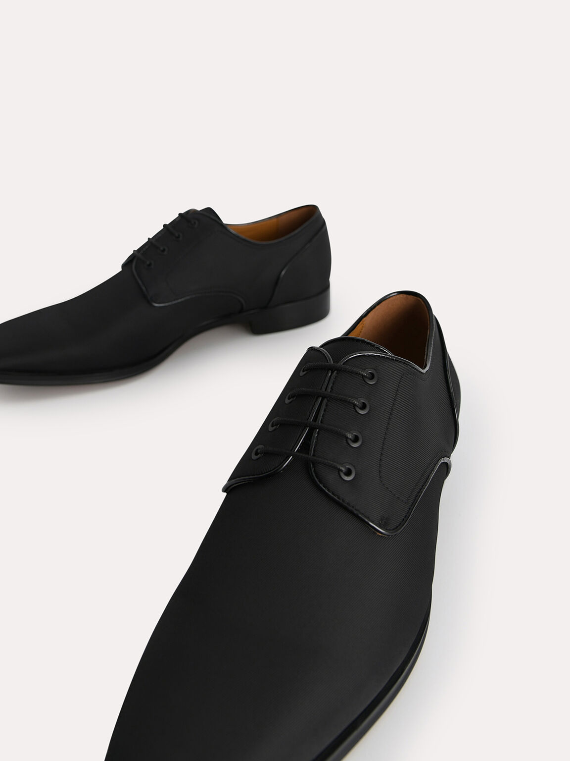 Sepatu Derby Nilon, 