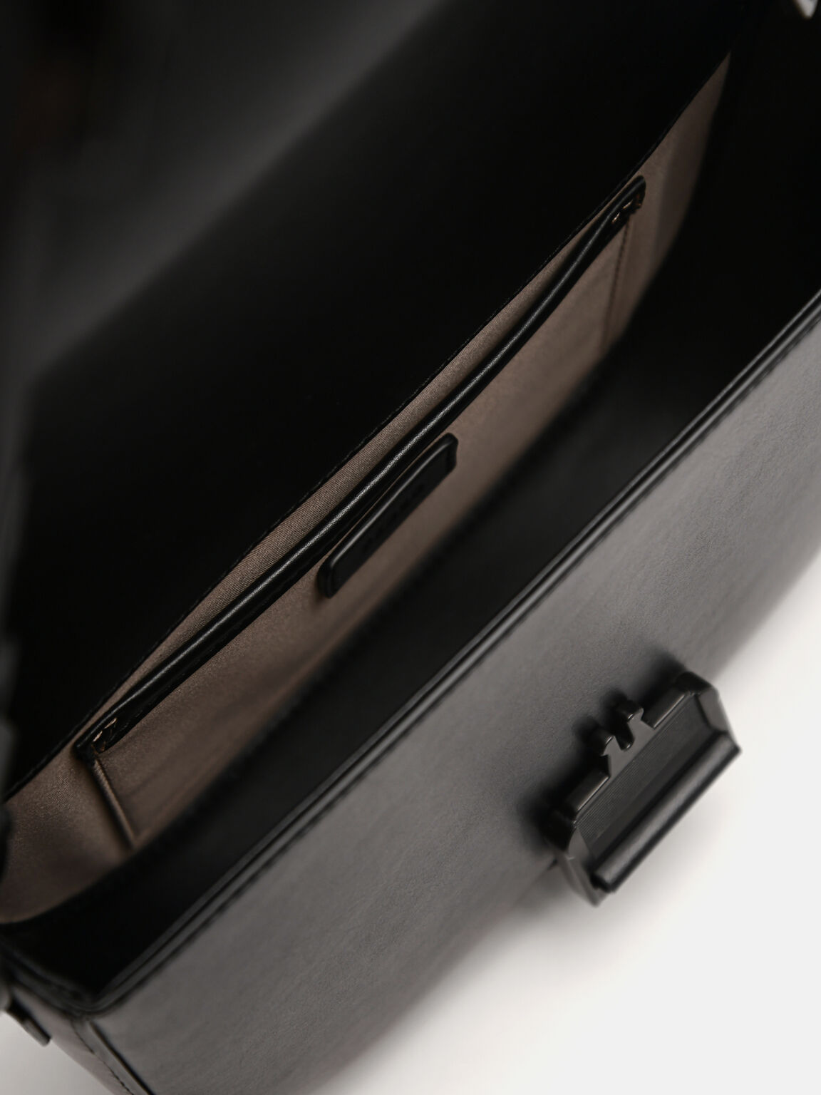 Kane Sling Bag, Black