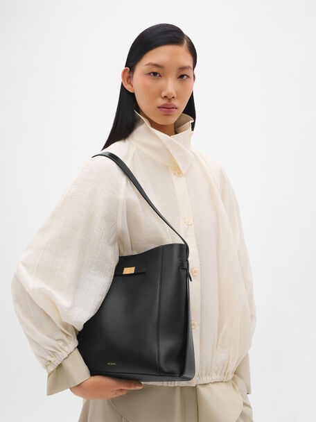 Jatte Belt Leather Bucket Bag, , hi-res