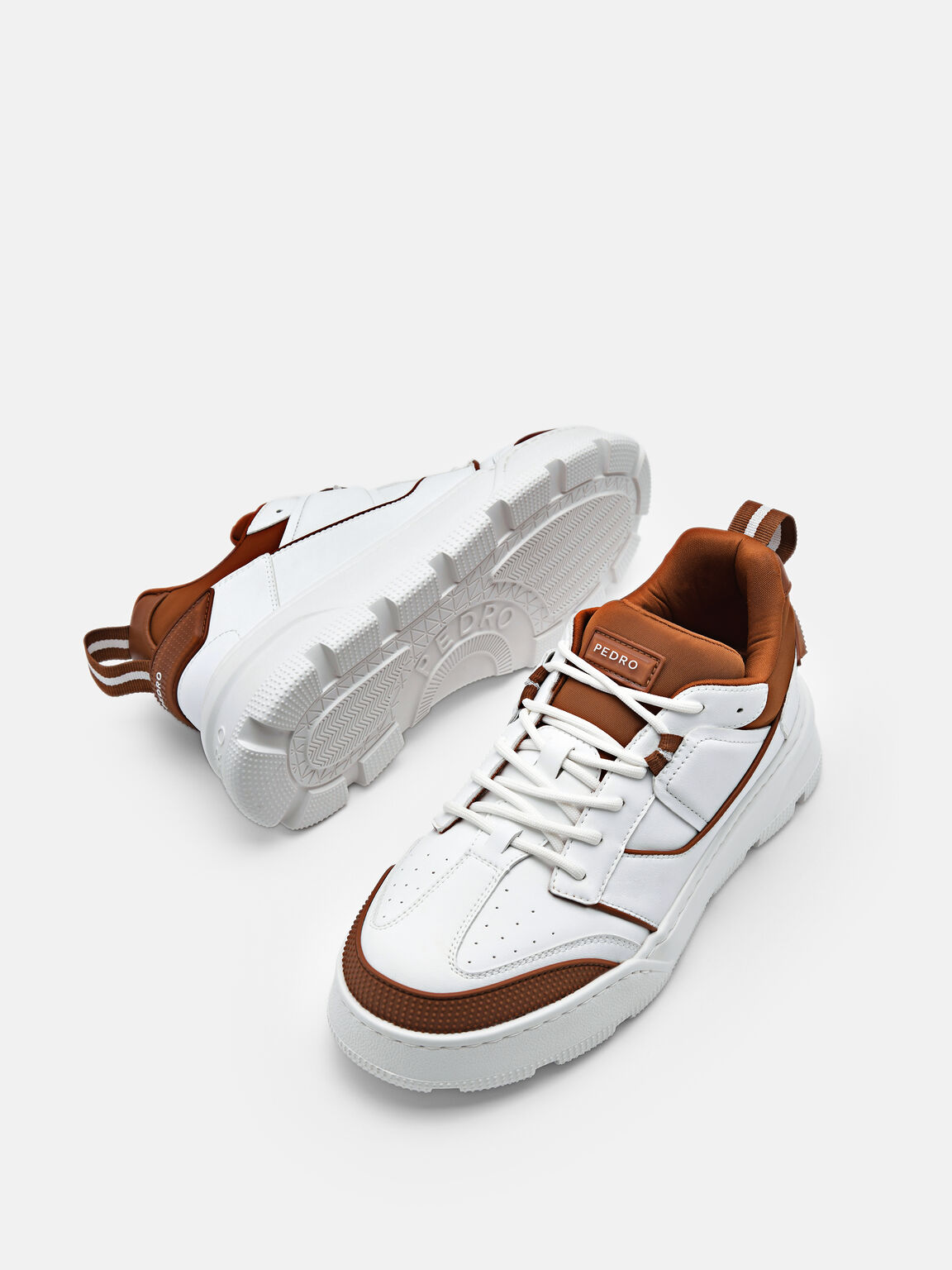 Sepatu Olahraga Arc Court Wanita, 