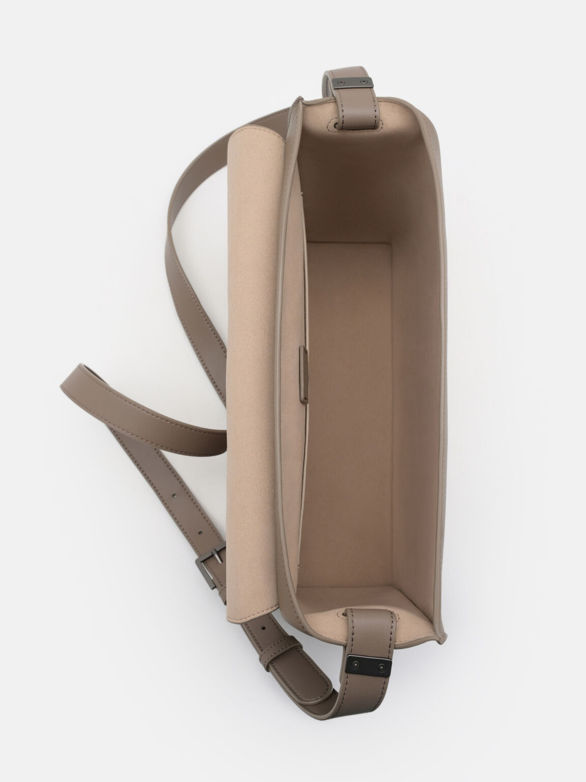 Tas Selempang Kulit, 