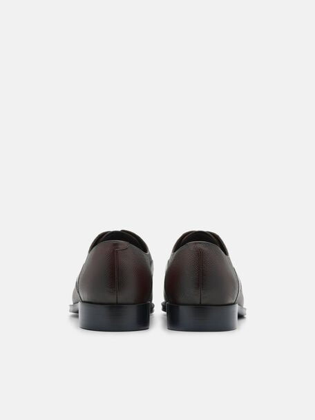 Sepatu Derby Kulit Saffiano, 
