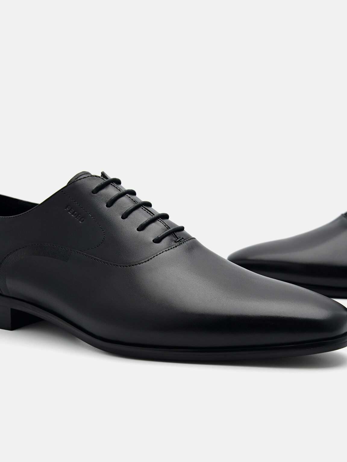 Sepatu Oxford Kulit Mengilap, 