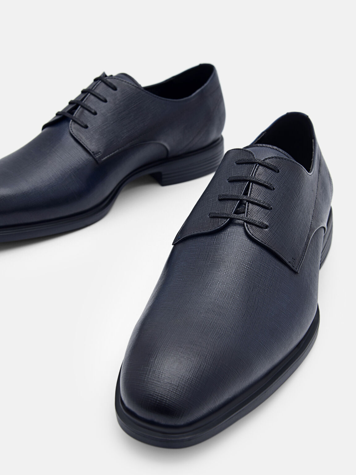Sepatu Derby Kulit Ringan Altitude, 