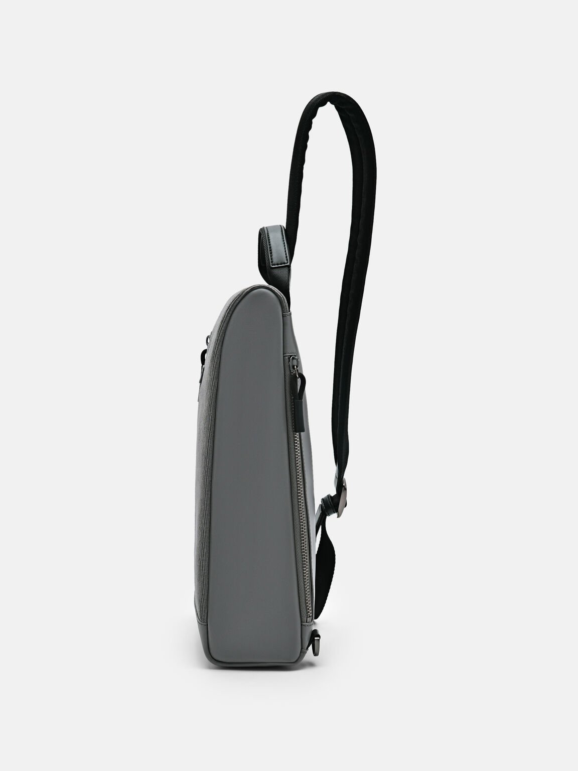 Pouch Selempang Bertekstur, 