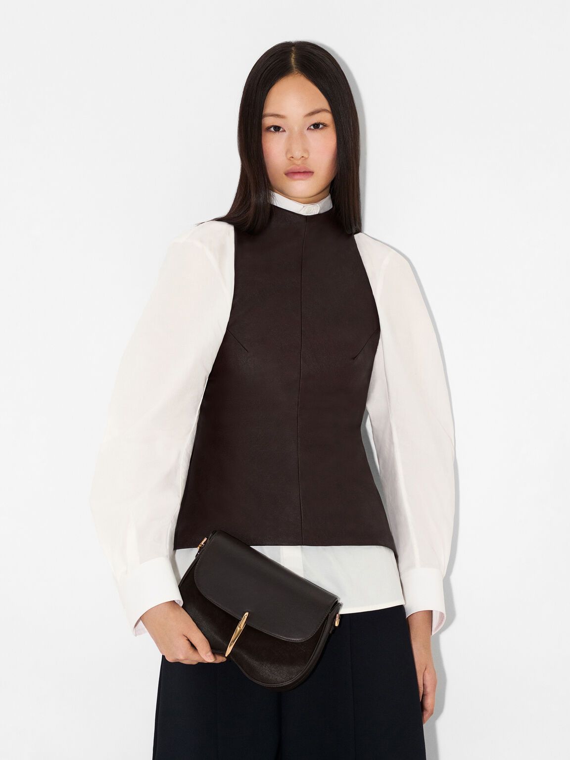 Tas Bahu Mount Berbahan Calf Hair, 