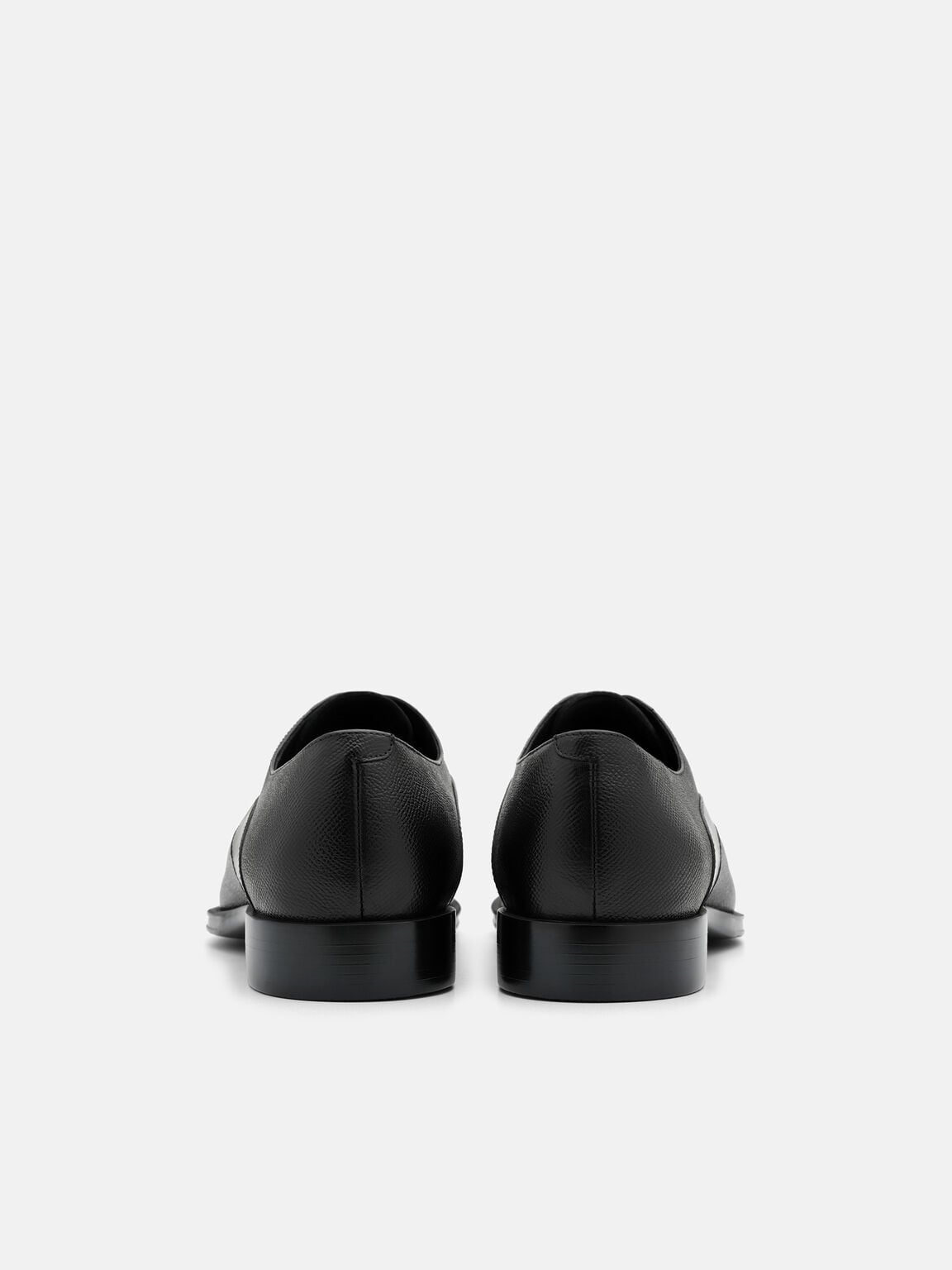 Sepatu Derby Kulit Saffiano, 