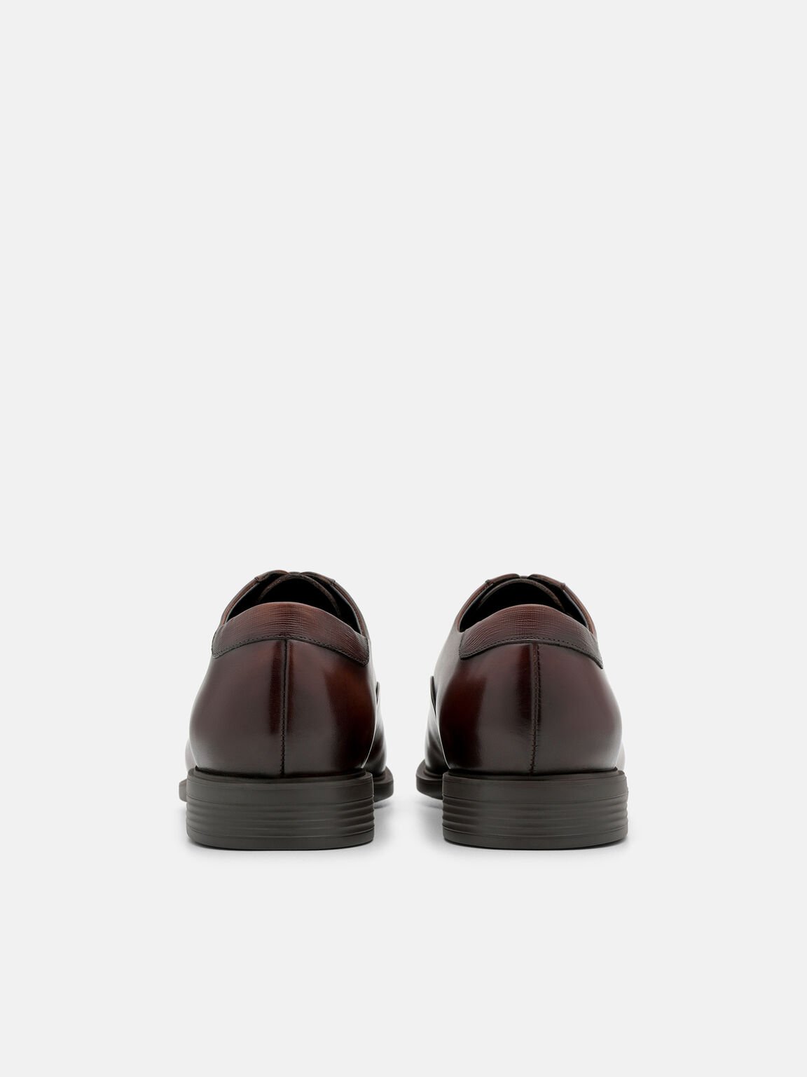 Sepatu Oxford Cap-Toe Kulit Altitude, 