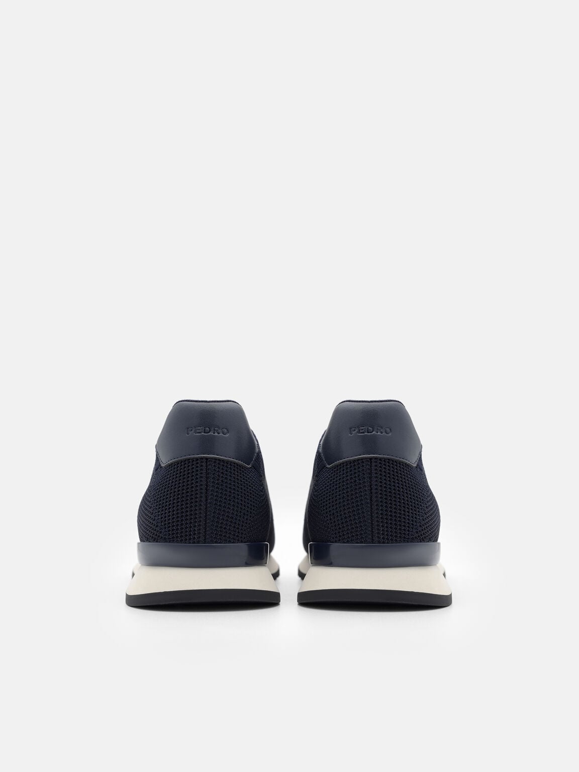 Sepatu Sneakers Rajut Track, 