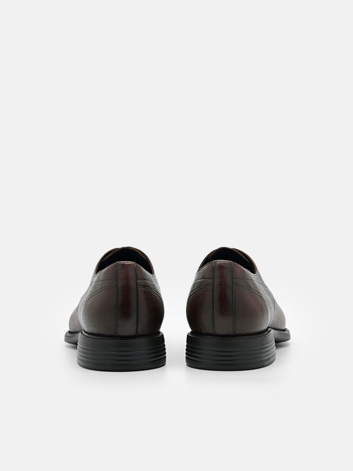 Sepatu Derby Kulit Ringan Altitude, 