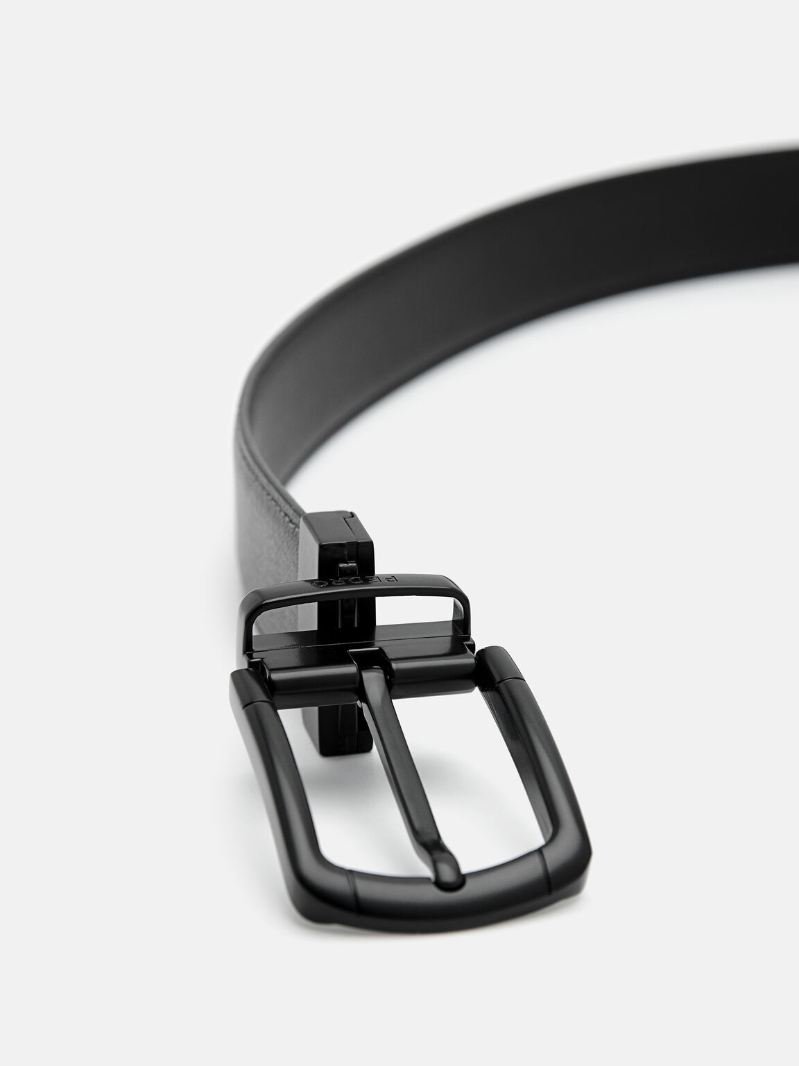 Saffiano Leather Reversible Pin Belt, 