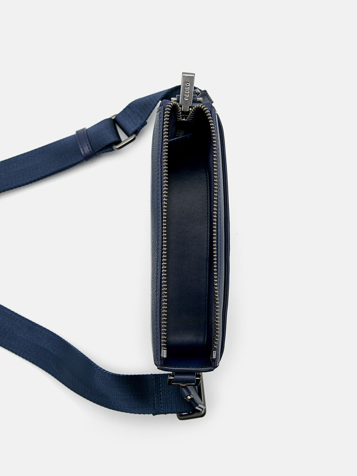 Pouch Kulit Emboss, 
