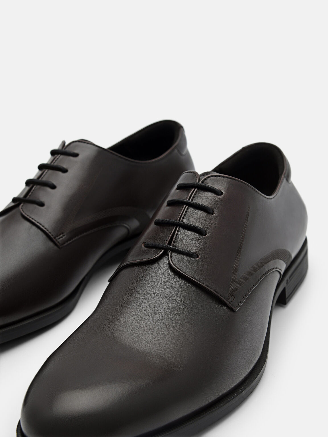 Altitude Lightweight Embossed Leather Derby Shoes, 