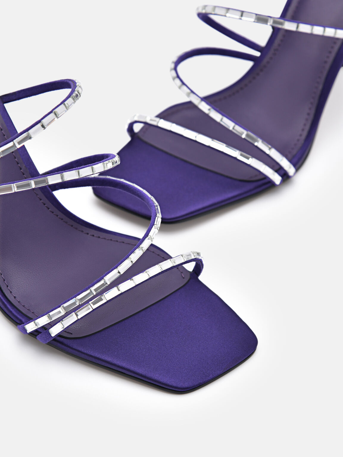 Sandal Tumit Savannah, 