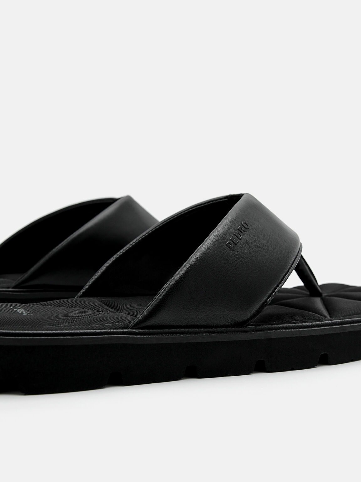 Sandal Thong dalam Pixel, 