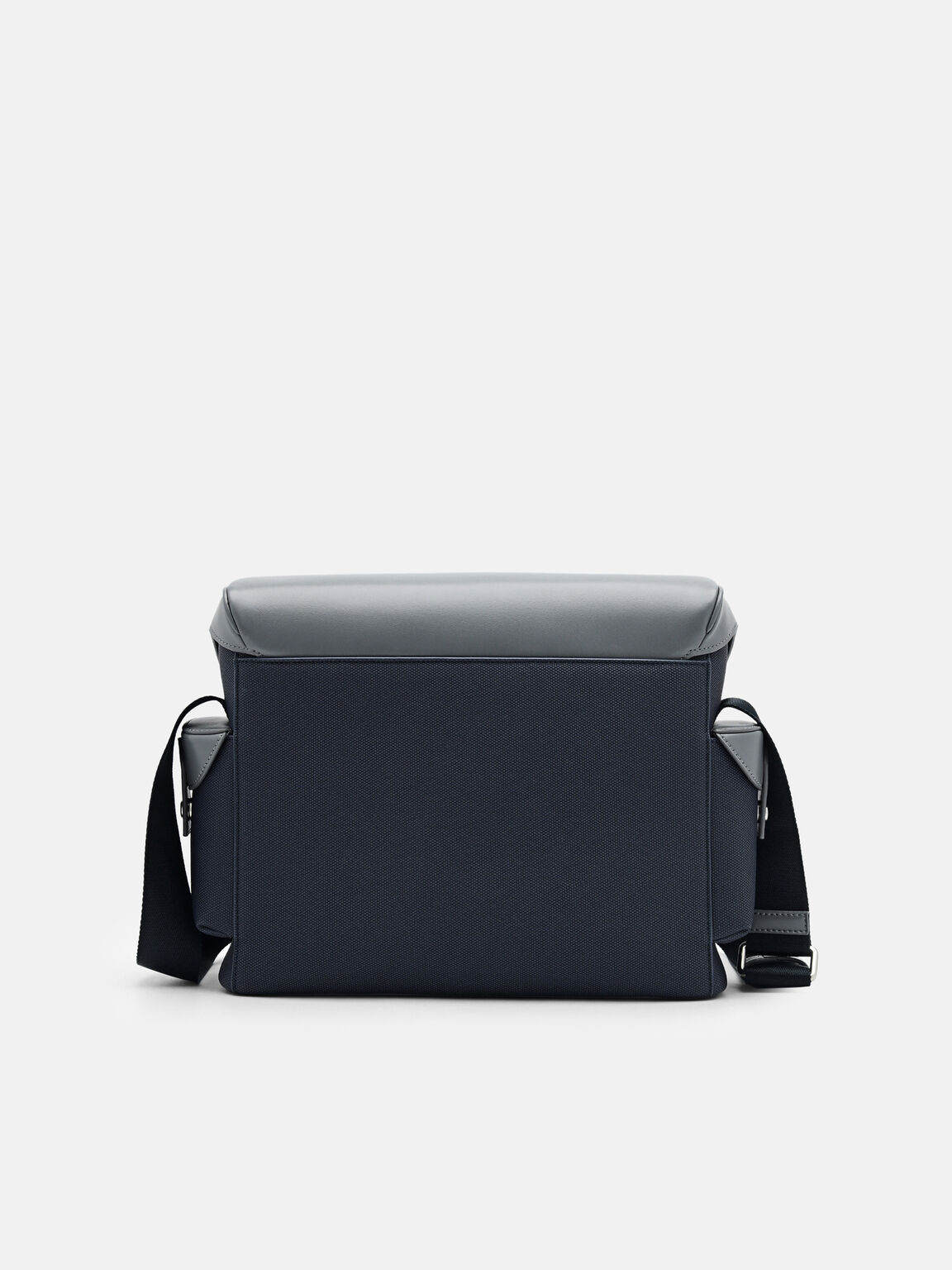 Jones Messenger Bag, 