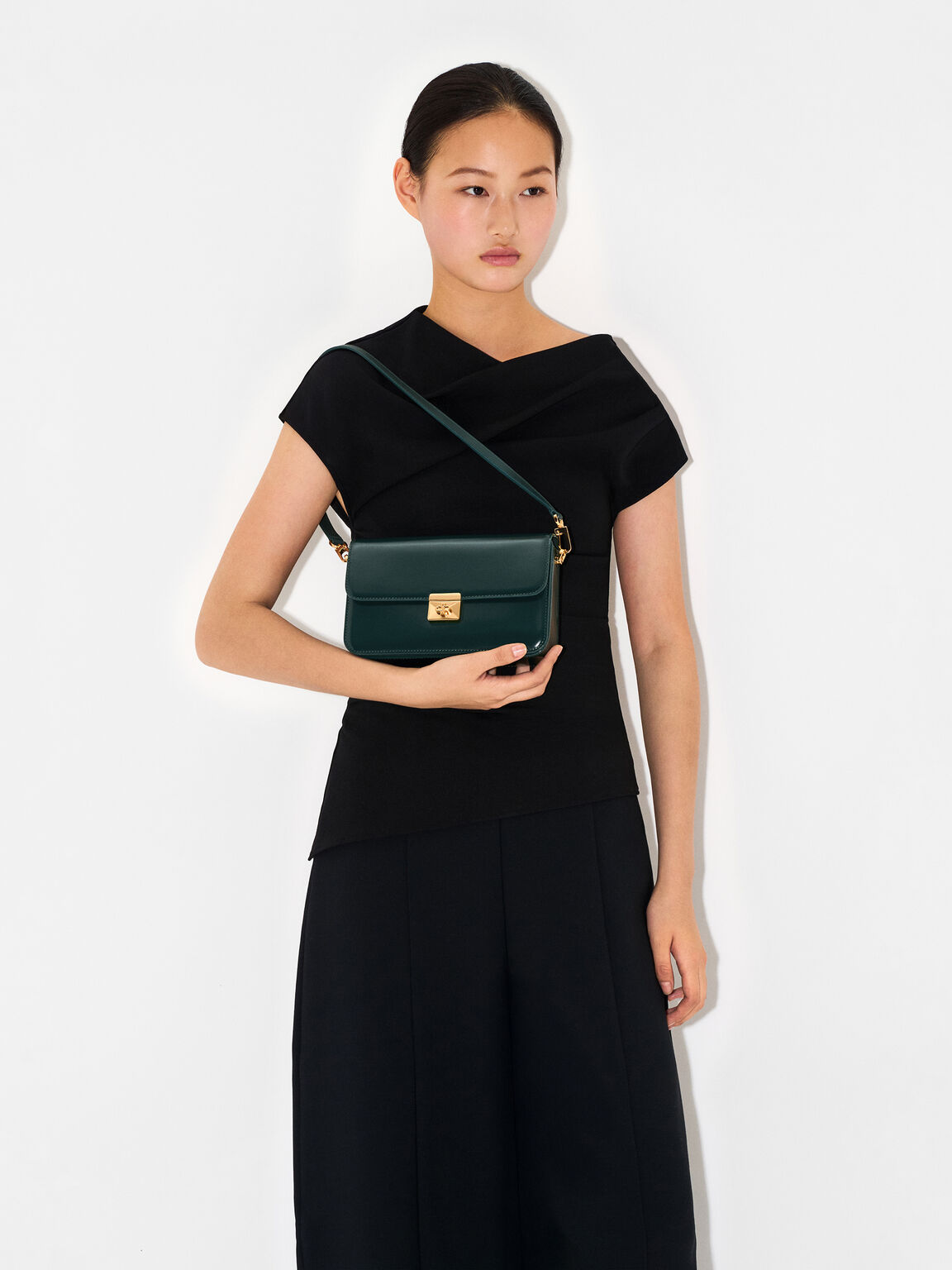 Tas Selempang Kulit, , hi-res