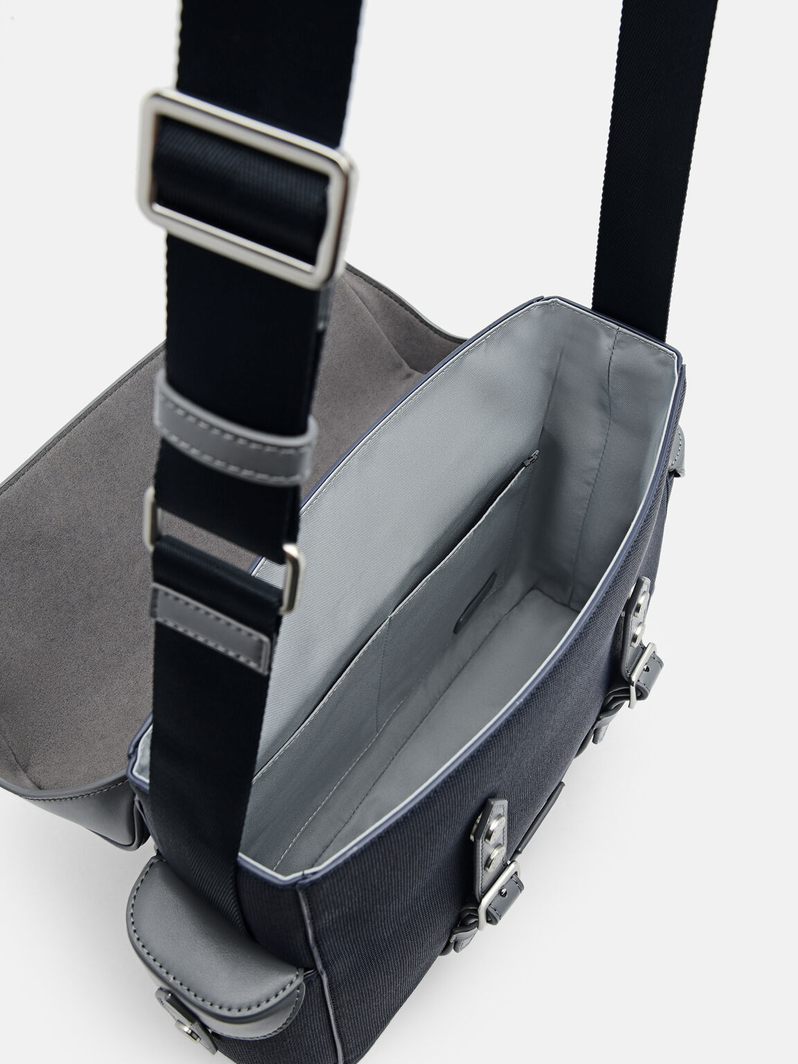 Jones Messenger Bag, 