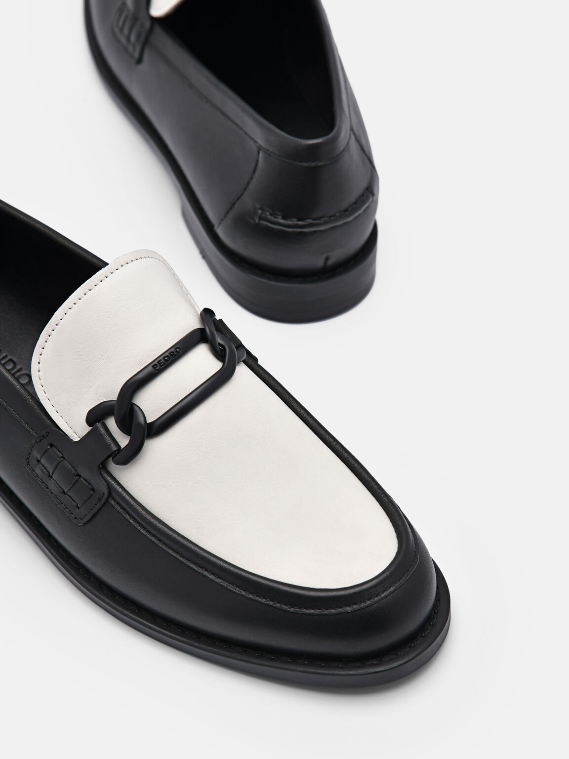 Sepatu Pantofel Kulit PEDRO Studio Jeanne, 