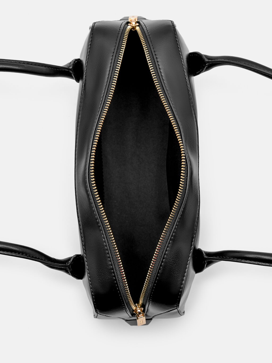 Serif Shoulder Bag, Black