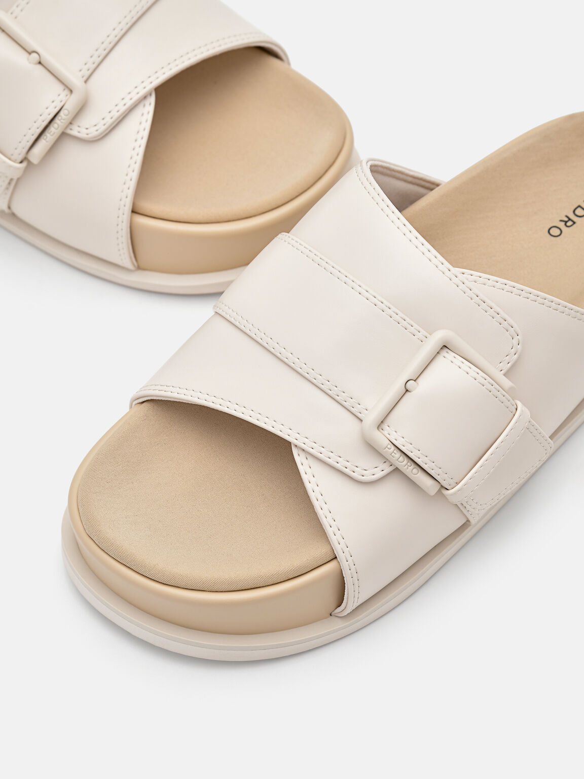 Sandal Gesper Slip-On, 