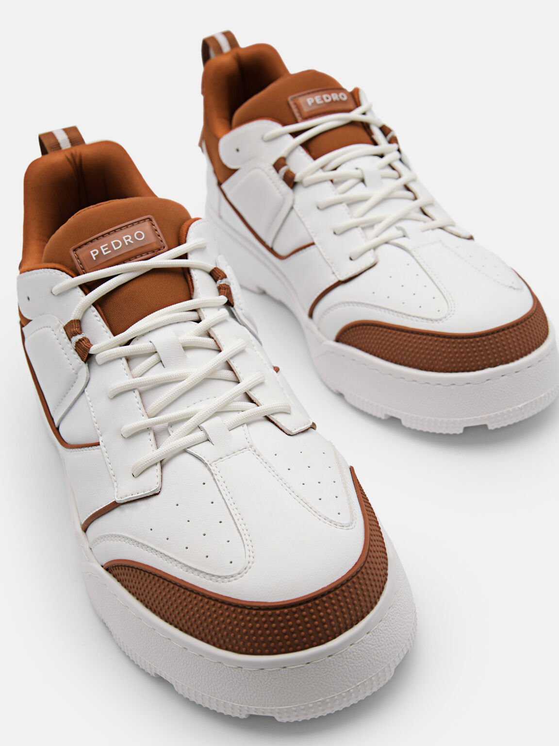 Sepatu Olahraga Pria Arc, 