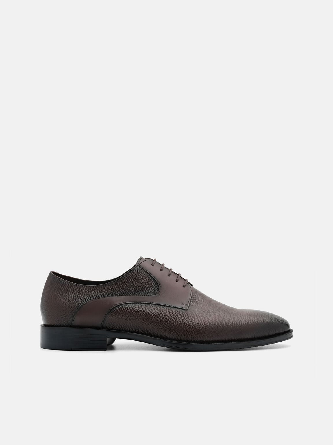 Sepatu Derby Kulit Saffiano, 