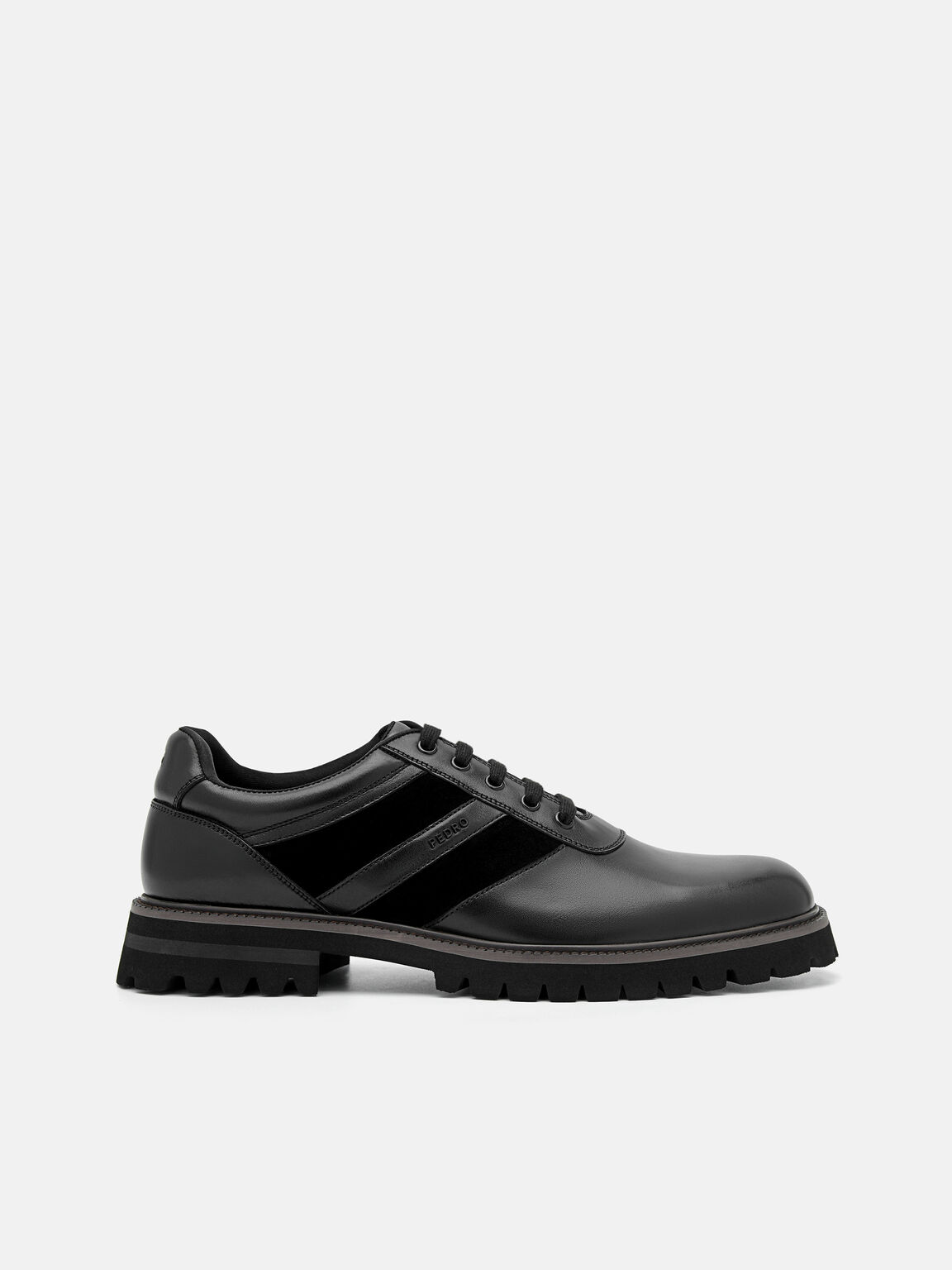 Sepatu Oxford Kulit Striker, 