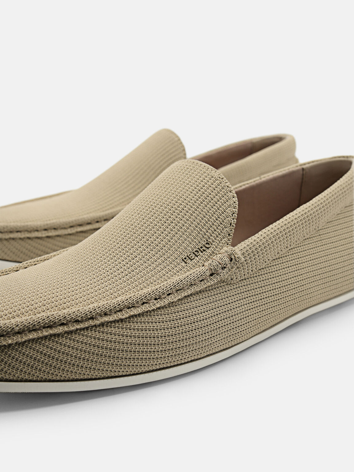 Sepatu Pantofel Kain Rajutan, 